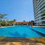 View Talay 5 Jomtien Beachfront